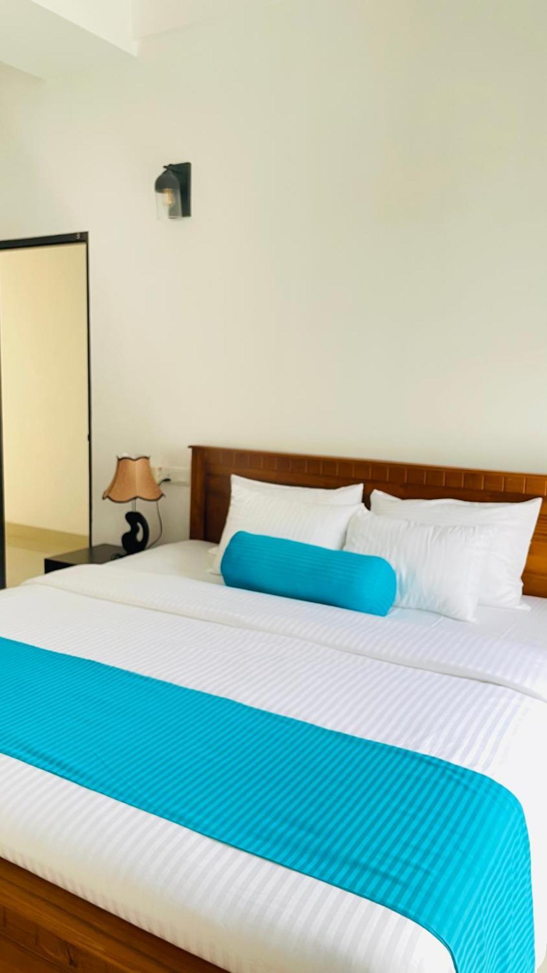 Luxe Highway Residencies Kottawa